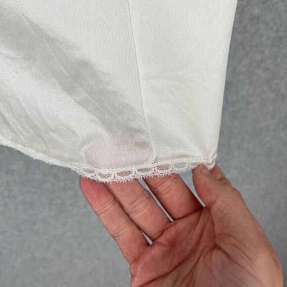 Vanity Fair VTG Slip Cami Top Size L Ivory White Lace Trim Dainty Made in USA - Picture 3 of 12